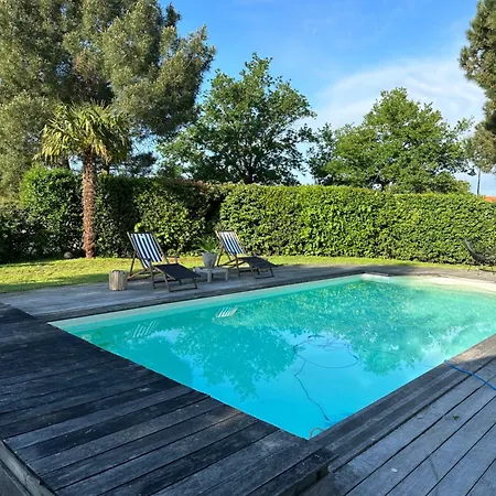 Grande Piscine Et Jacuzzi Jardin Sans Vis-a -vis, Tres Calme *
