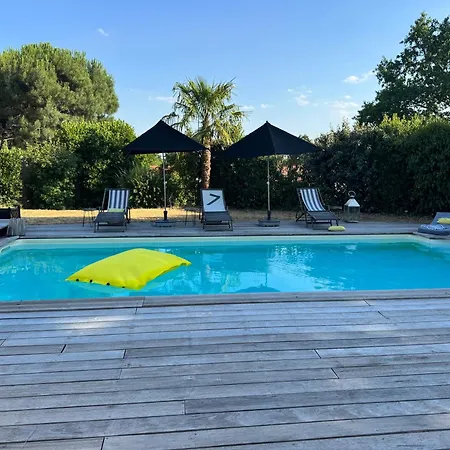 Grande Piscine Et Jacuzzi Jardin Sans Vis-a -vis, Tres Calme Prázdninový dům